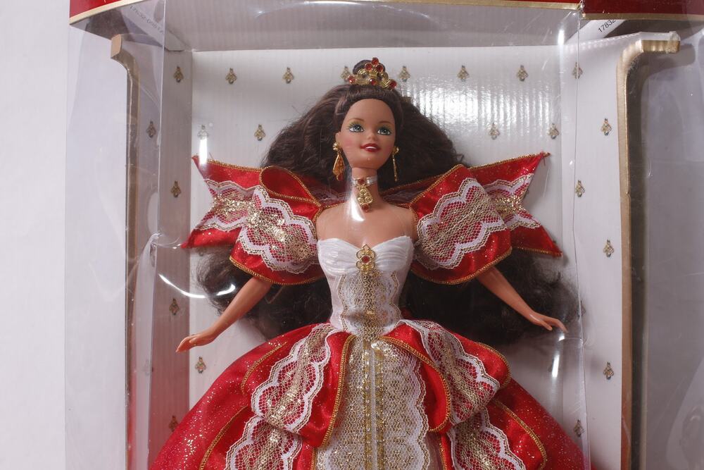 1997 Mattel Barbie Happy Holidays Doll Christmas Collectible Damaged Box ~